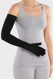 Glove with open fingers in combination with compression sleeve, black pepper