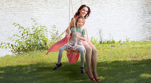 Scar therapy Mother and child on a swing