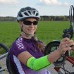 Anna Schaffelhuber usa a JuzoFlex Epi Xtra STYLE para andar de bicicleta 
